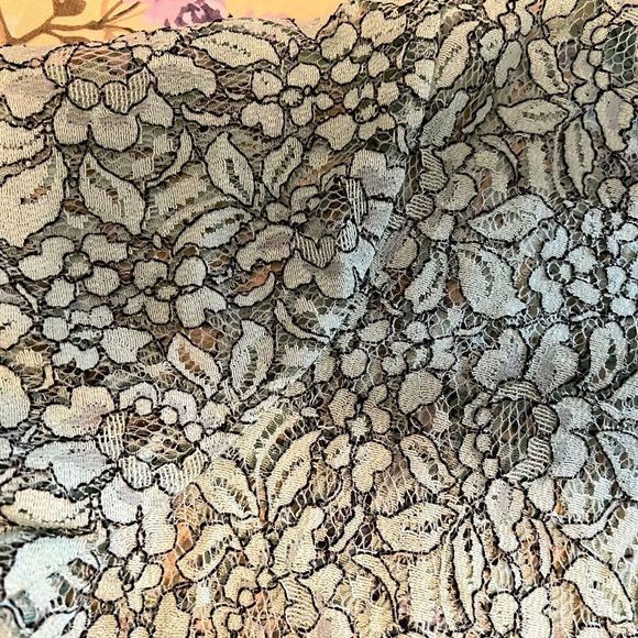 Ann Taylor LOFT Green & Black Lace Blouse with Back Zipper - Medium - Picture 6 of 7